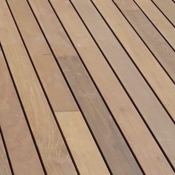 Ipe softline 900x900 | Timber Projects houten tuinconstructies voor particulieren, architecten, projectontwikkelaars of aannemers.