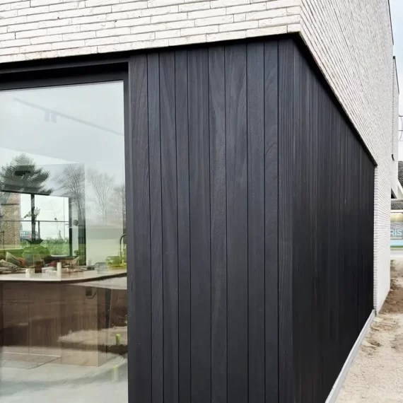 Gevelbekleding HBC planchet in drie breedtes zwart geborsteld kopie